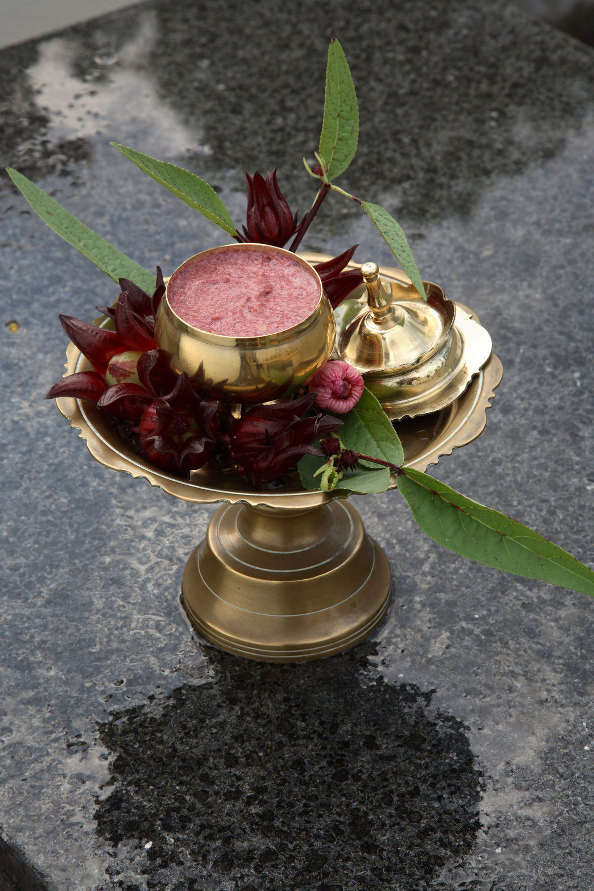 Tanjong Jara Resort, Terengganu - A Small Luxury Hotels Of The World Dungun Exterior foto A brass thali with a bell, flowers and a pot of halwa