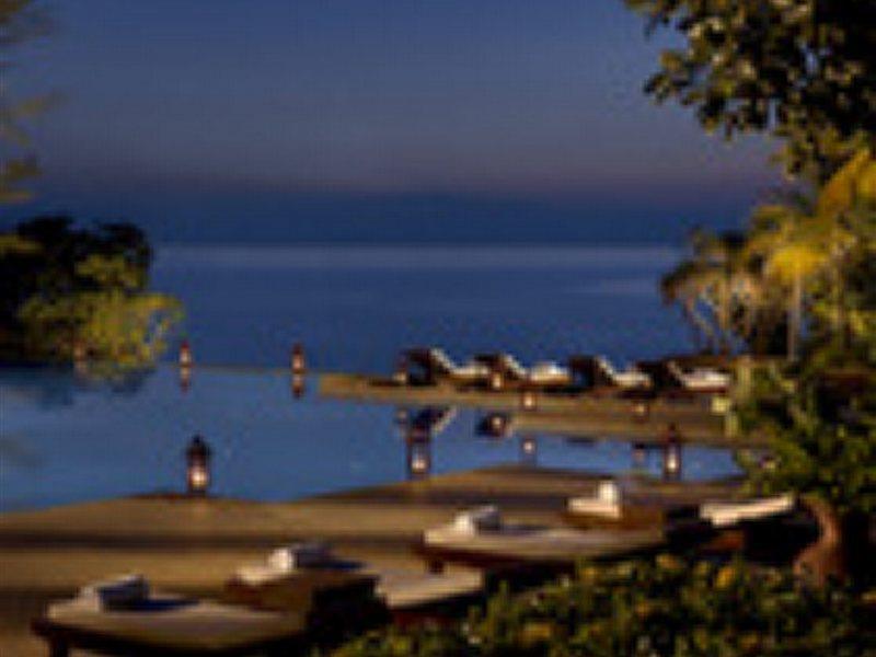 Tanjong Jara Resort, Terengganu - A Small Luxury Hotels Of The World Dungun Exterior foto View of the beach at the resort